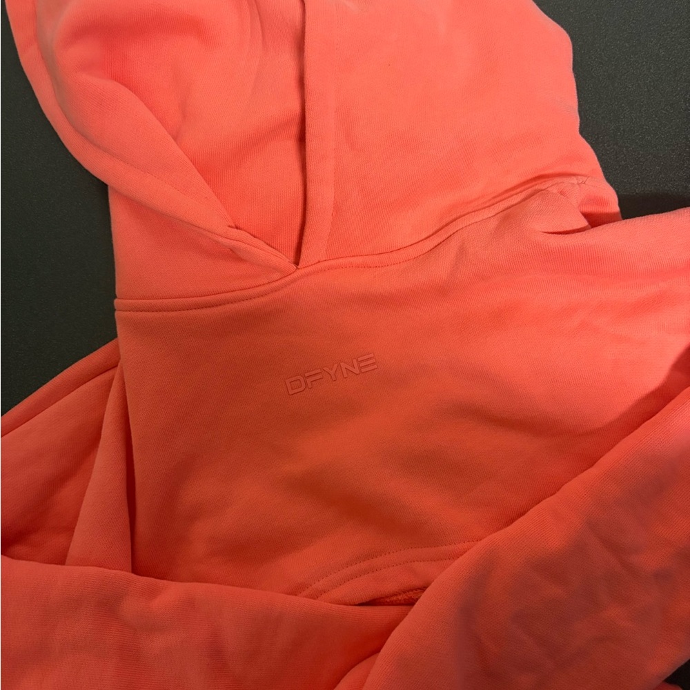 Super cropped coral hoodie by DFYNE